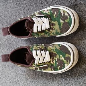 Boys Camouflage Vans size 10.5